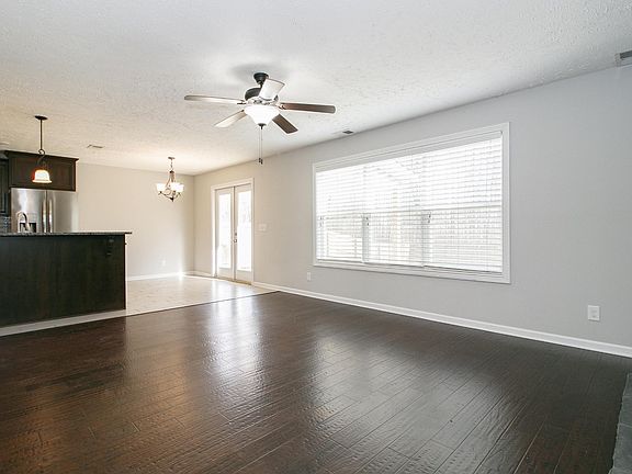 5th image of 1396 Freedom Dr
