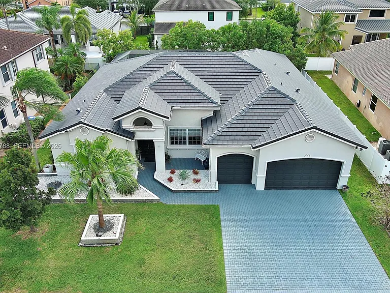 1046 SW 159th Way — Photo 28