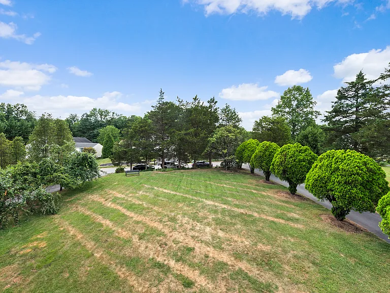 1161 Kettle Pond Ln — Photo 25