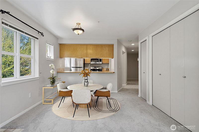 4th image of 12345 Roosevelt Way NE #305