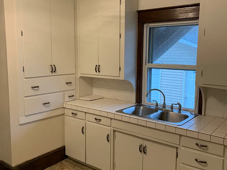 429 Ahnaip St — Photo 2