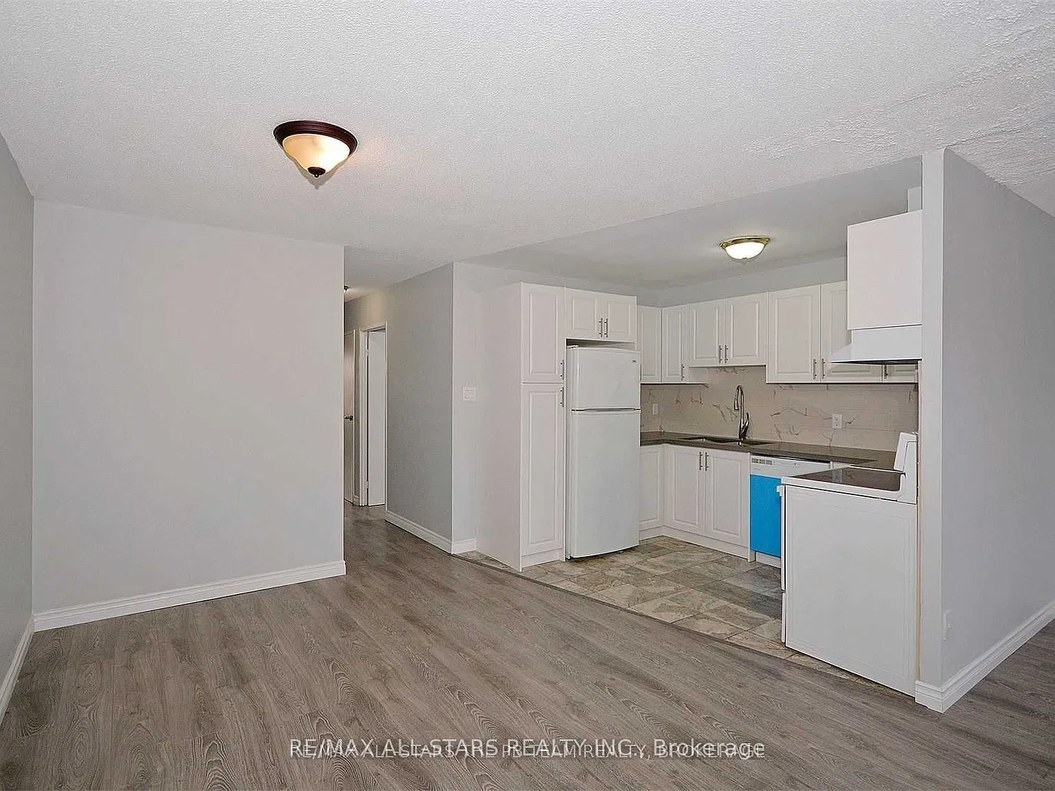 3 bed, $1,890 — Photo 3