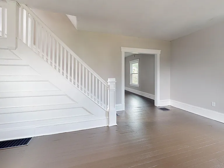 1021 Rex Ave NE — Photo 2