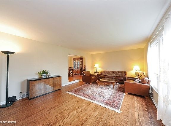 3rd image of 3413 River Falls Dr