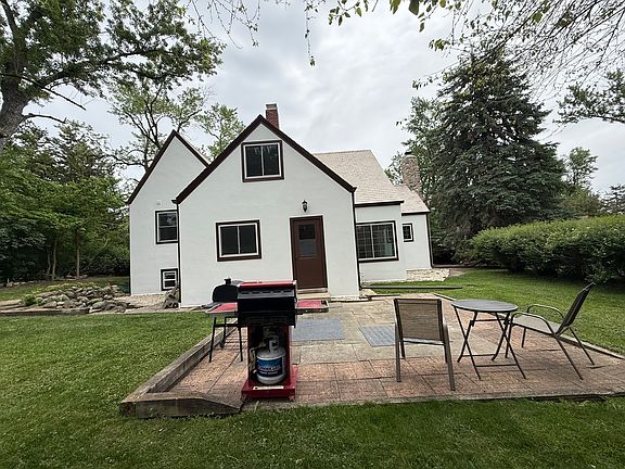 5th image of 423 Winsor Dr
