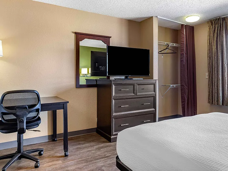 Studio Suite - 1 Queen Bed