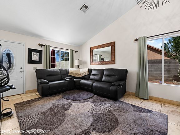 5th image of 589 Condor St