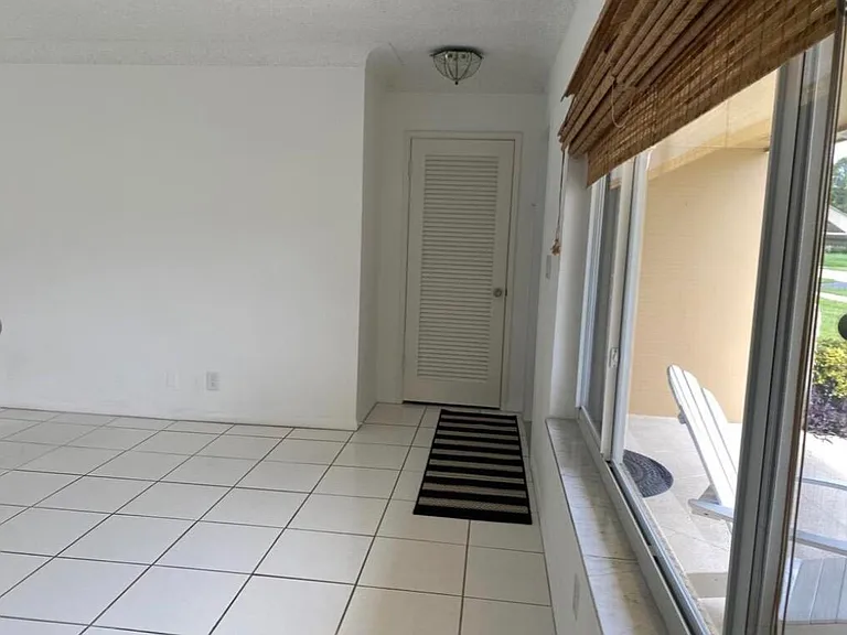 1230 SE 14th Dr — Photo 9