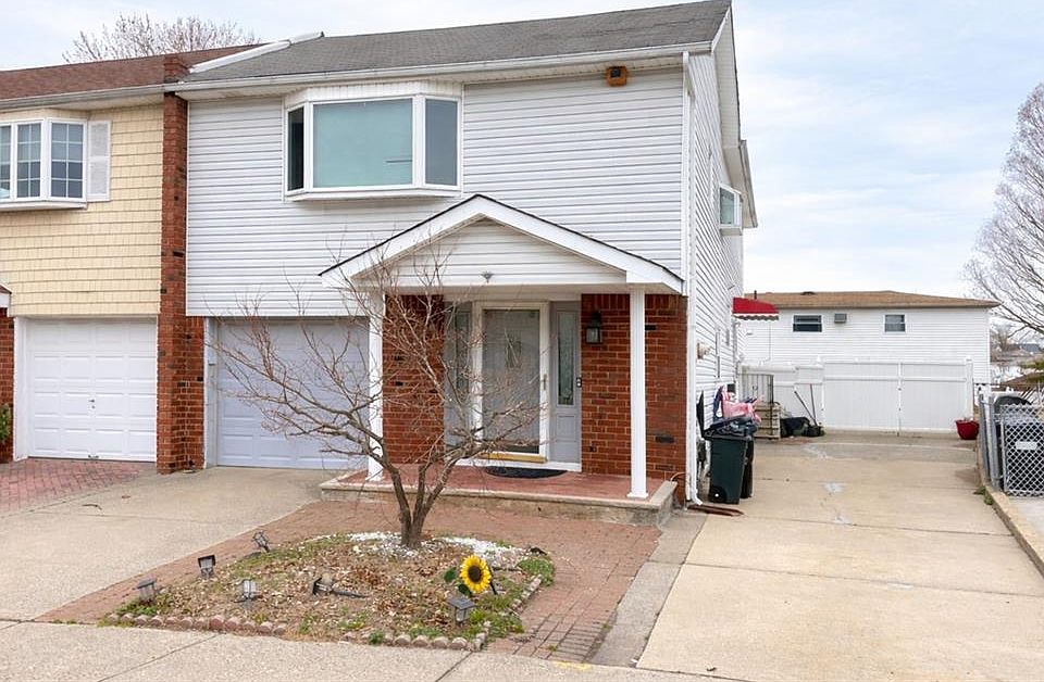 1st image of 17 Alexander Ave