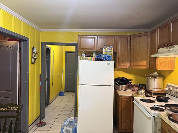 5th image of 444 Chestnut Ave