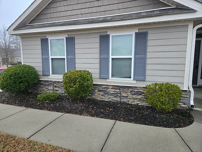 901 Avalon Ct — Photo 4