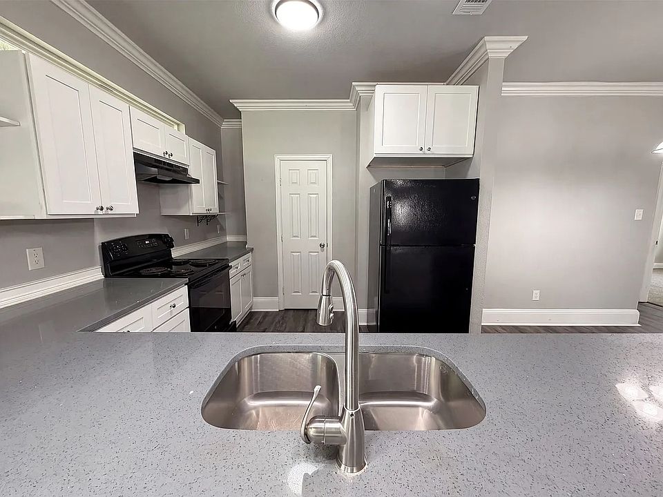 1st image of 107 Griffin St #107
