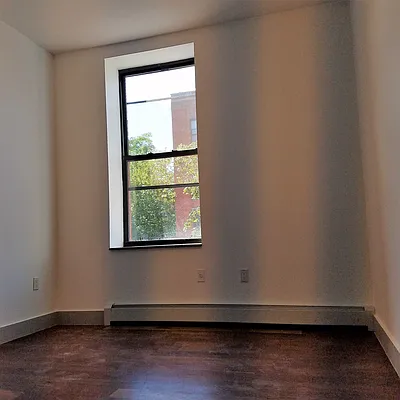 Rented by Real Team Brokerage | media 29