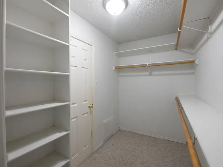 4801 Whitman Dr — Photo 17