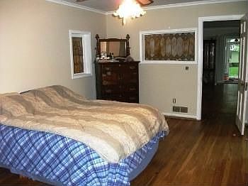 4th image of 2504 W 51st St