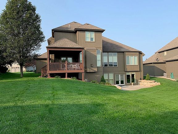 5th image of 6635 NW Hickory Dr