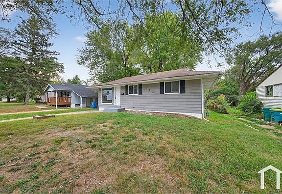 3rd image of 120 McAlpine Dr