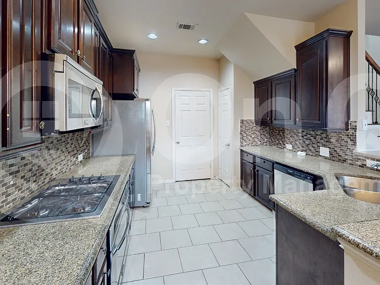 4651 Penelope Ln — Photo 3