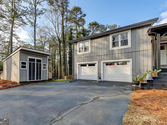 2nd image of 712 Jett Rd