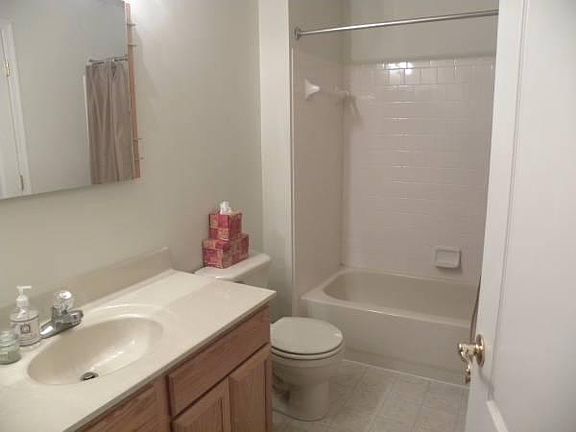 5th image of 1411 Bonnett Pl #241
