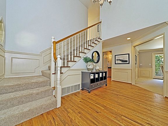 3rd image of 20515 NE 35th Pl