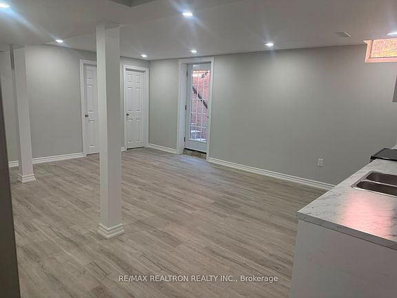 4th image of 95 Tulip St