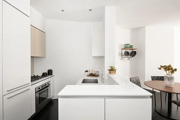 Sold by Reuveni LLC | media 9