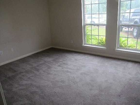 4th image of 3203 Hickory Knoll Dr