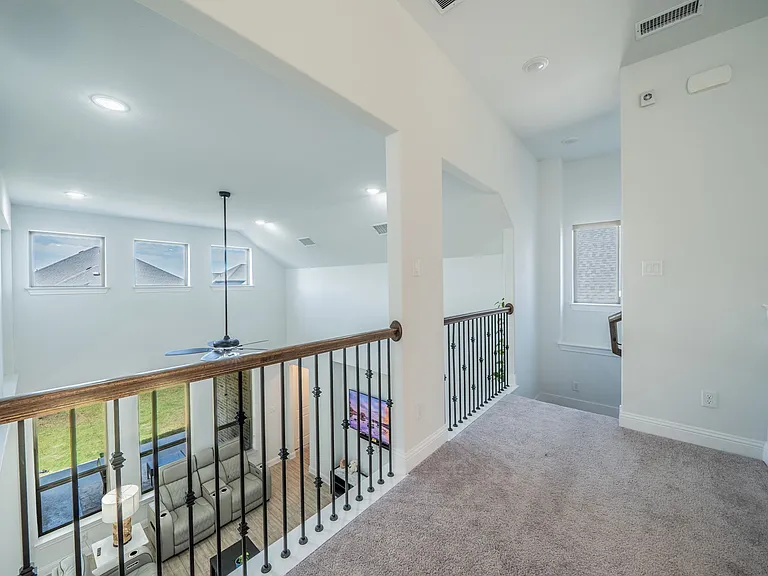 921 Bayberry Dr — Photo 22