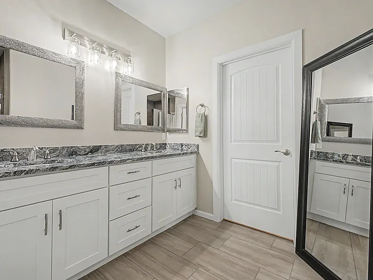 208 S Montgomery Pl — Photo 29
