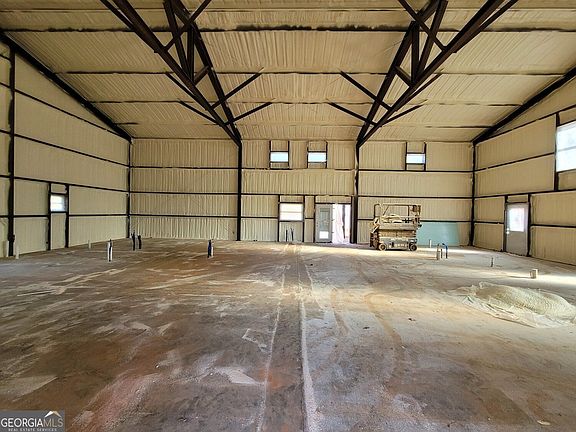 5th image of 152 Lois Ln