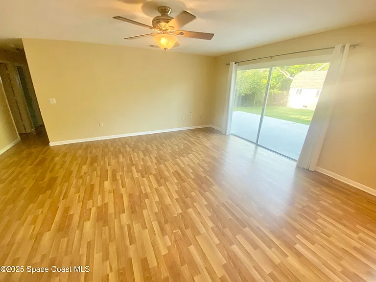 784 Alcazar Ave — Photo 4