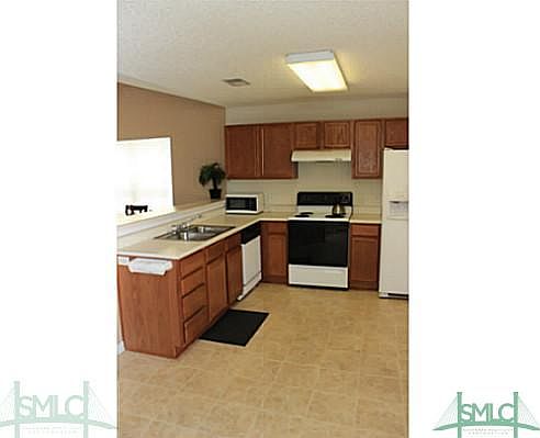 4th image of 25 A Newport Boulevard