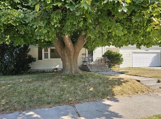 1303 S 32nd St, Manitowoc, WI 54220