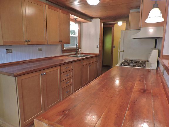 3rd image of 11056 Riverview Dr