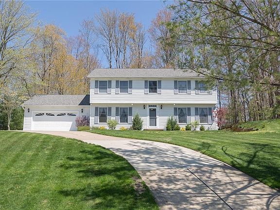 3rd image of 40 Heather Ct