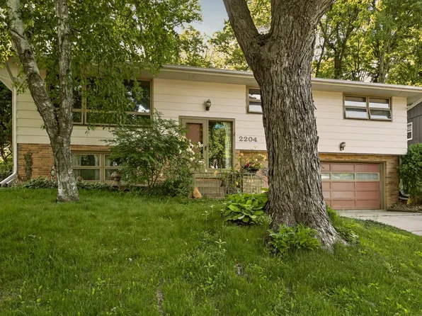 2204 11th Ave NW, Rochester, MN 55901