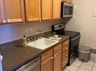 580 N Bank Ln APT 31, Lake Forest, IL 60045