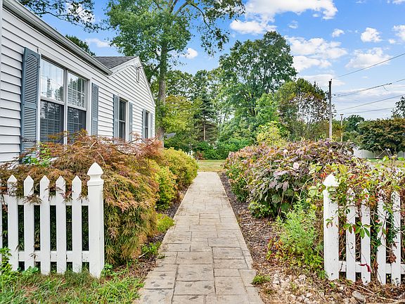 2nd image of 473 Ridgeview Road