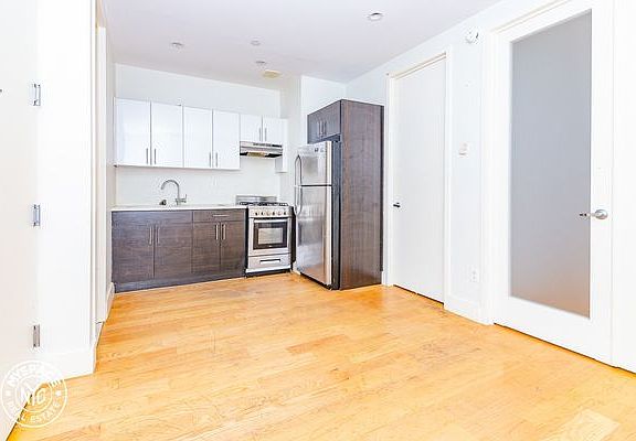 2nd image of 828 Saint Johns Pl #7U