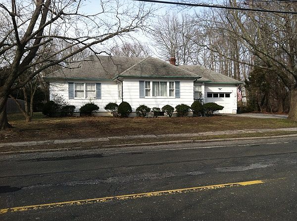 1st image of 1121 Roanoke Ave