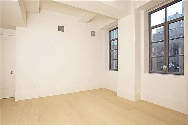 Rented by Century 21 Metropolitan | media 21