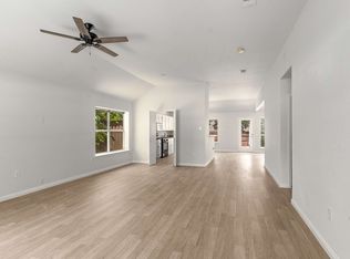 935 Royal Oaks Dr, Lewisville, TX 75067