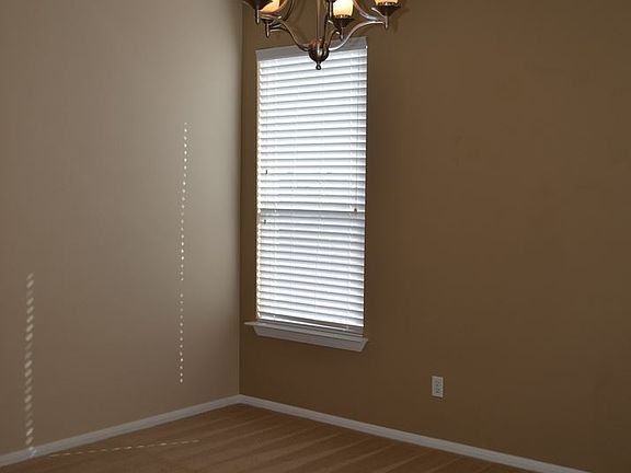4th image of 435 W Iowa Dr