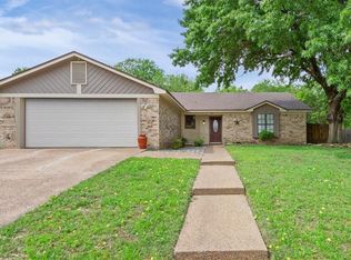 717 Seminole Trl, Hewitt, TX 76643