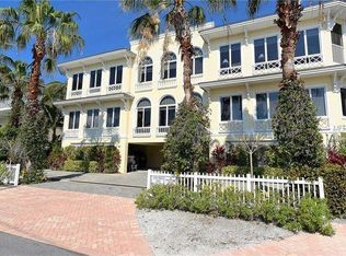 114 4th St S, Bradenton Beach, FL 34217