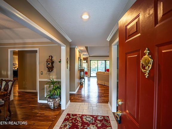 3rd image of 23 Westridge Cir