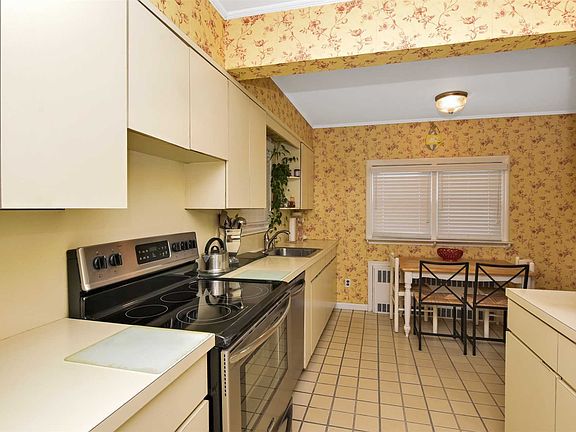 4th image of 26 Ferney St