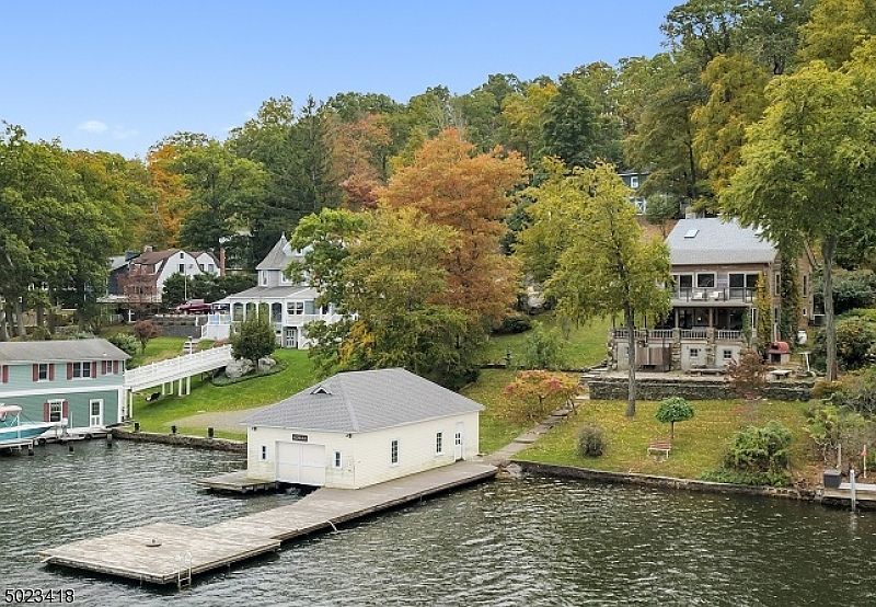 1st image of 363 Lakeside Blvd