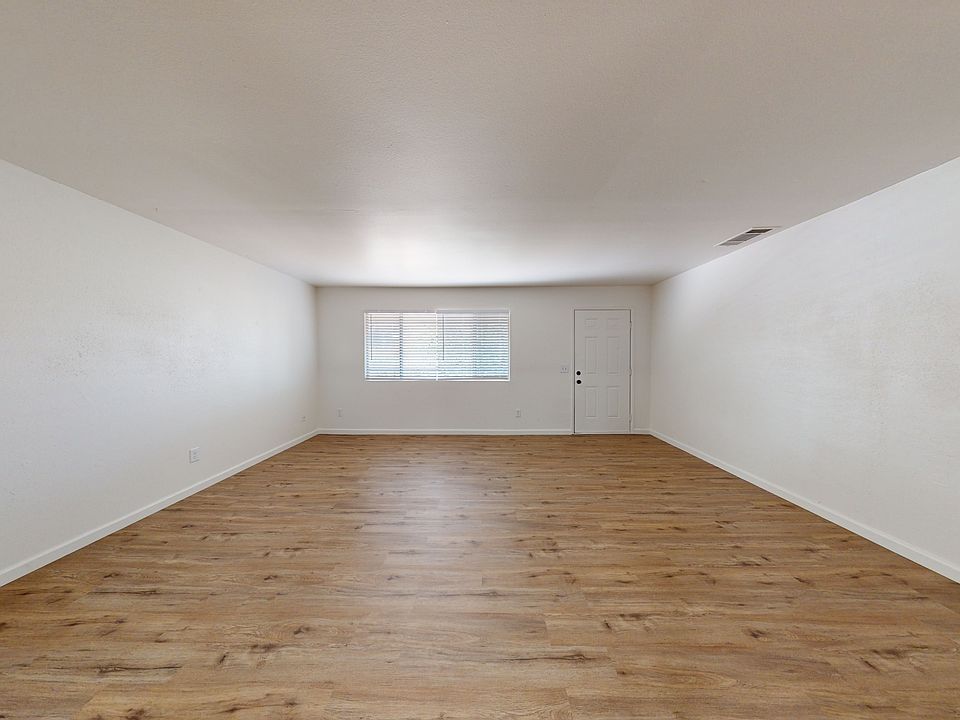 Building Photo 5